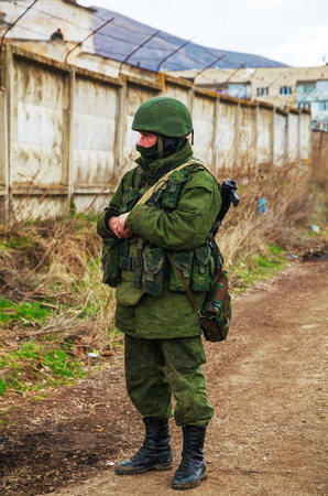 PEREVALNE, UKRAINE - MARCH 5  Russian soldier on March 5, 2014 in Perevalne, Crimea, Ukraine  On February 28, 2014 Russian military forces invaded Crimea peninsula のeditorial素材