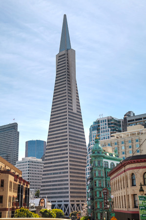 SAN FRANCISCO - APRIL 23: The Transamerica Pyramid skyscraper on April 23, 2014 in San Francisco, California. It's the tallest skyscraper in the San Francisco skyline.のeditorial素材