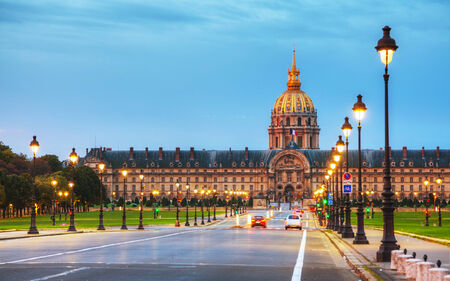 Les Invalides building in Paris ar sunriseのeditorial素材
