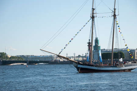 St. Petersburg, RUSSIA - May 30, 2016: sailboat floating in the waters of the river Neva, in the eventのeditorial素材