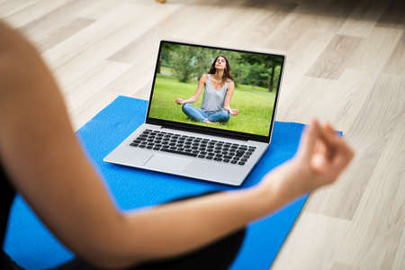 Online Yoga Meditation And Stress Management At Homeの写真素材