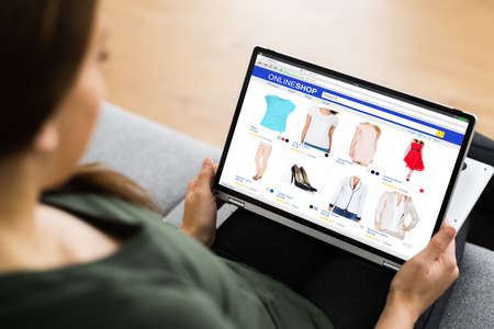 Online Ecommerce Shopping On Screen Using Appの写真素材