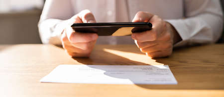 Remote Check Deposit Using Mobile Remote. Online Captureの写真素材