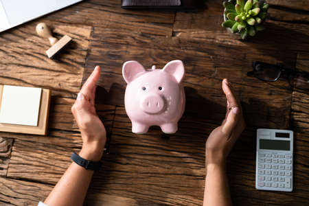 Save Income Money And Pension. Insurance Advisor Protectingの写真素材