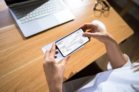 Remote Check Deposit Using Mobile Remote. Online Captureの写真素材