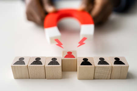 Business Lead And Customer Generation Magnet Pulling Figuresの写真素材