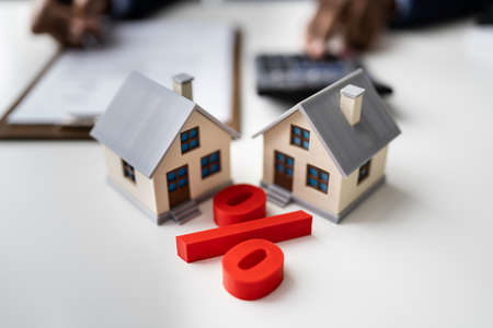 House Mortgage Loan Or Credit Calculator. Discount Calculatorの写真素材