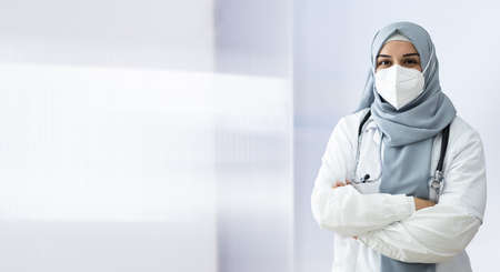 Female Physician Medical Doctor Working In Labの写真素材