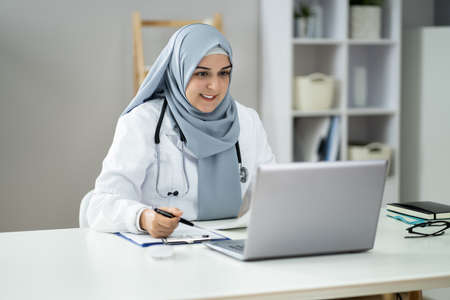 Doctor Video Conference Call. Elearning Webinar On Computerの写真素材