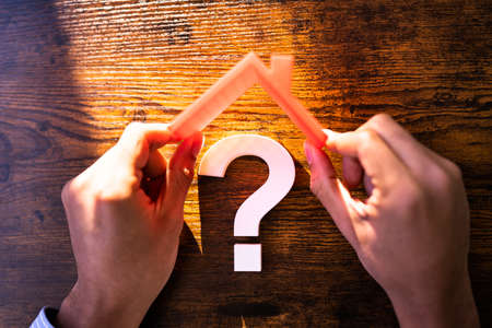 Real Estate House Question And Advice. Thinking And Doubtの写真素材