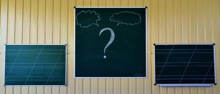 frame, blue, wall, blank, white, abstract, chalkboard, blackboard, board, chalk, design, business, architecture, texture, green, list, window, building, home, glass, empty, wood, black, school, isolatedの写真素材