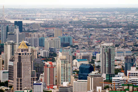 BANGKOK - SEPTEMBER 15 : Bangkok city view September 15, 2011 in Bangkok. City view from the skyscrapperのeditorial素材