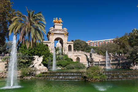 Barcelona ciudadela park lake fountain with golden quadriga of Auroraのeditorial素材