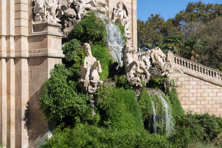 Barcelona ciudadela park lake fountain with golden quadriga of Auroraのeditorial素材