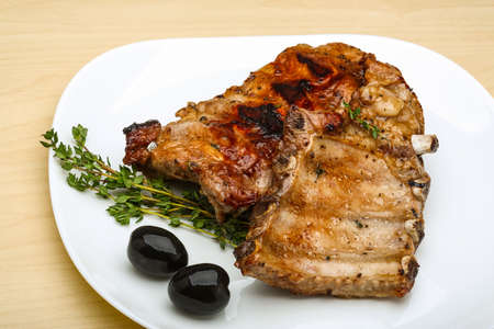 Roasted pork ribs with thyme and spices