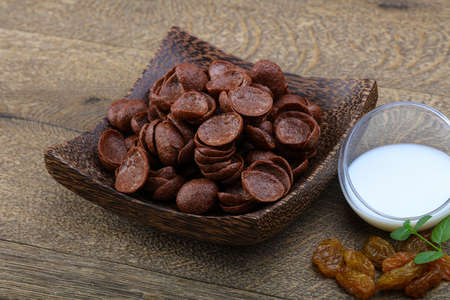 Choco corn flakes with milk and raisin
