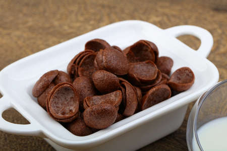 Choco corn flakes with milk and raisin
