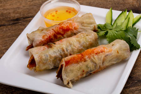 Vietnamese spring roll with prawn