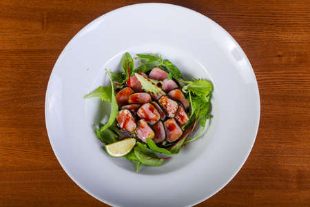 Tuna salad with lime and herbs