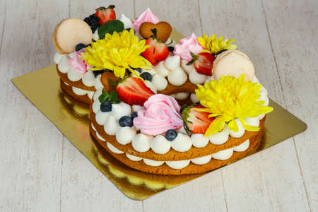 Cake with natural flower