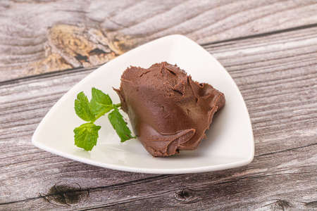 Chocolate spread with nazelnut spread