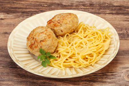 Spaghetti with cheese and homemade chicken cutlet