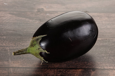 Ripe tasty natural organic eggplant for cookingの写真素材
