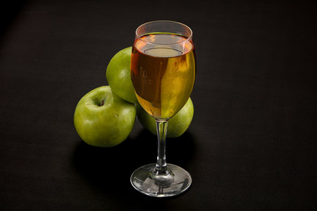 Fresh sweet natural apple juice in the glassの写真素材