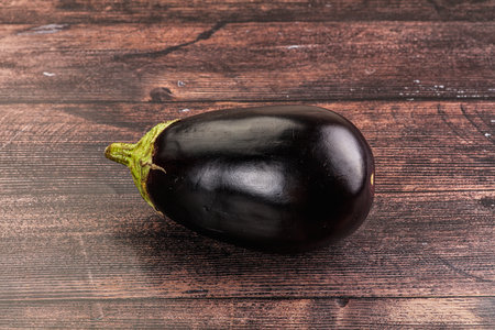 Raw ripe organic eggplant vegetable for cookingの写真素材
