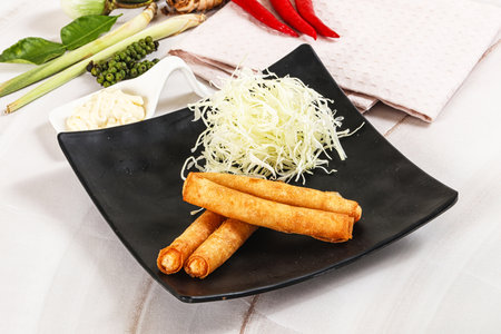 Fried spring roll with prawn and sauce