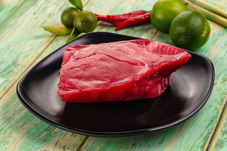 Raw tuna fish fillet steak for cookingの写真素材