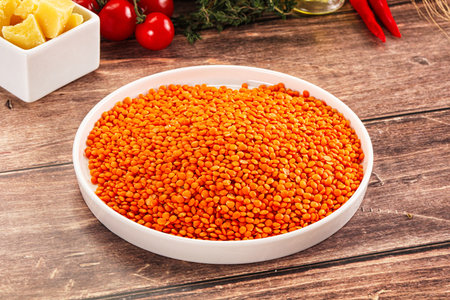 Raw red lentil cereal for cooking