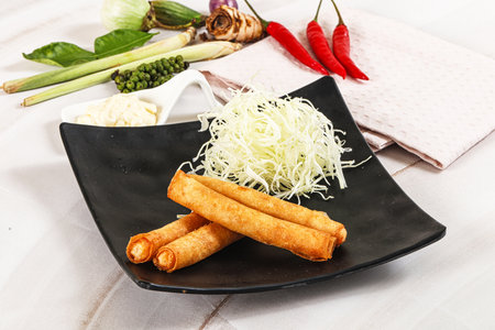 Fried spring roll with prawn and sauce