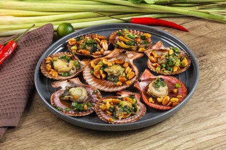 Baked scallops with scalion oil and green onion