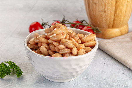 White stew beans in the bowl