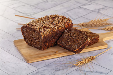 Browl diet rye bread with seeds