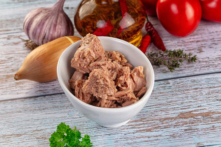 Canned tuna fish in olive oil dipの写真素材