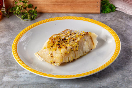 Steamed dietary fish fillet with spices