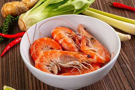 Tasty steamed prawns in the bowl for snackの写真素材