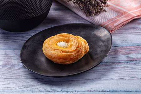 Baked ring with cottage cream cheese