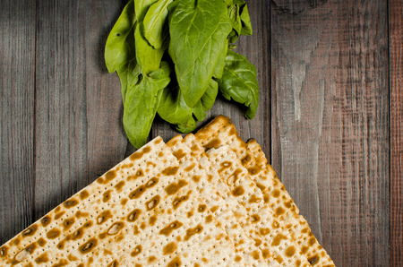traditional Jewish kosher matzo for Easter pesah on a wooden table. Jewish Easter food. Spring.の写真素材