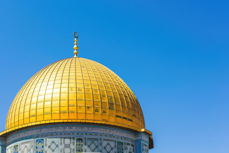 Dome of the Rock Under Bright Blue Skiesの素材