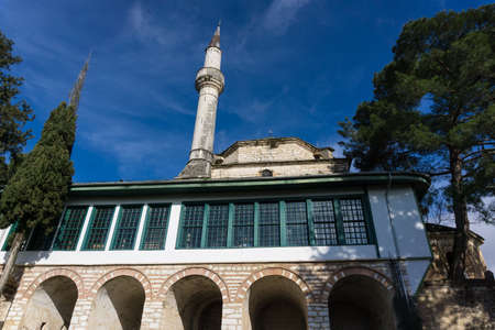 Aslan Pasha Mosque in the fortress of Ioannina in Greece. The Aslan Pasha Mosque  is an Ottoman-built mosque in the city of Ioannina, Greece. It was built in the 17th century in the city's castle. Since 1933 it houses the Municipal Ethnographic Museum of のeditorial素材