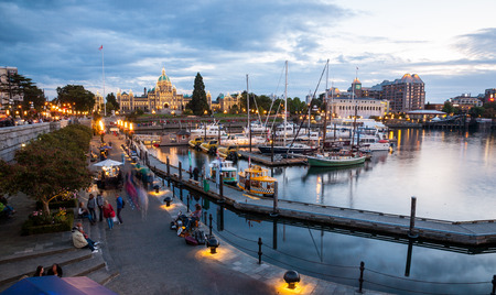 Victoria, British Columbia, CANADA - September 17, 2011 : Night view of Inner Harbour in Victoria, British Columbia, CANADAのeditorial素材