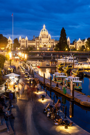 Victoria, British Columbia, CANADA - September 17, 2011 : Night view of Inner Harbour in Victoria, British Columbia, CANADAのeditorial素材