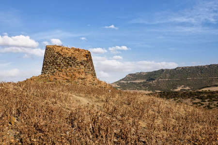 Nuragen Sardinien towers plantsの写真素材