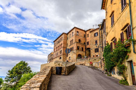 Path Volterra city Tuscany houseの写真素材