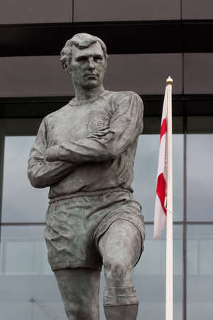 Bobby Moore statue outside Wembley Stadium, England のeditorial素材