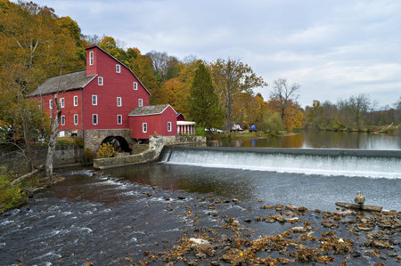 Red Mill View,  The historic Red Mill in Clinton Township in New Jersey on an overcast Autumn day.のeditorial素材