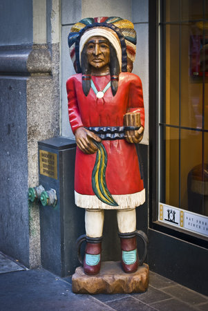 A cigar store indian on 42nd St in Manhattan.のeditorial素材